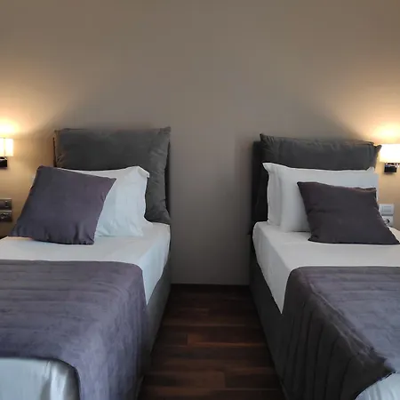 Hotel Supreme Golem (Tirana)