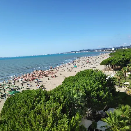 Supreme Szálloda Golem