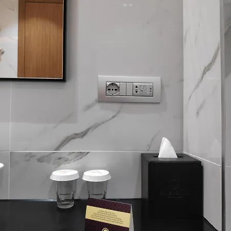 Otel Supreme Golem (Tirana)