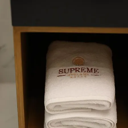 Supreme 5*