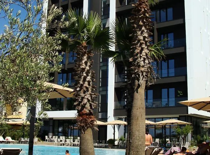 Hotell Supreme Golem (Tirana)
